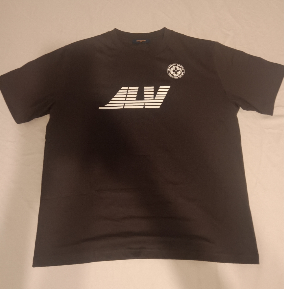 AUTHENTICATED Louis Vuitton Black Cotton Graphic T-Shirt